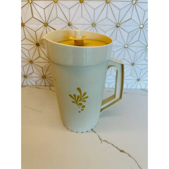 Vintage 1970s Tupperware‎ Pitcher - Picture 1 of 6